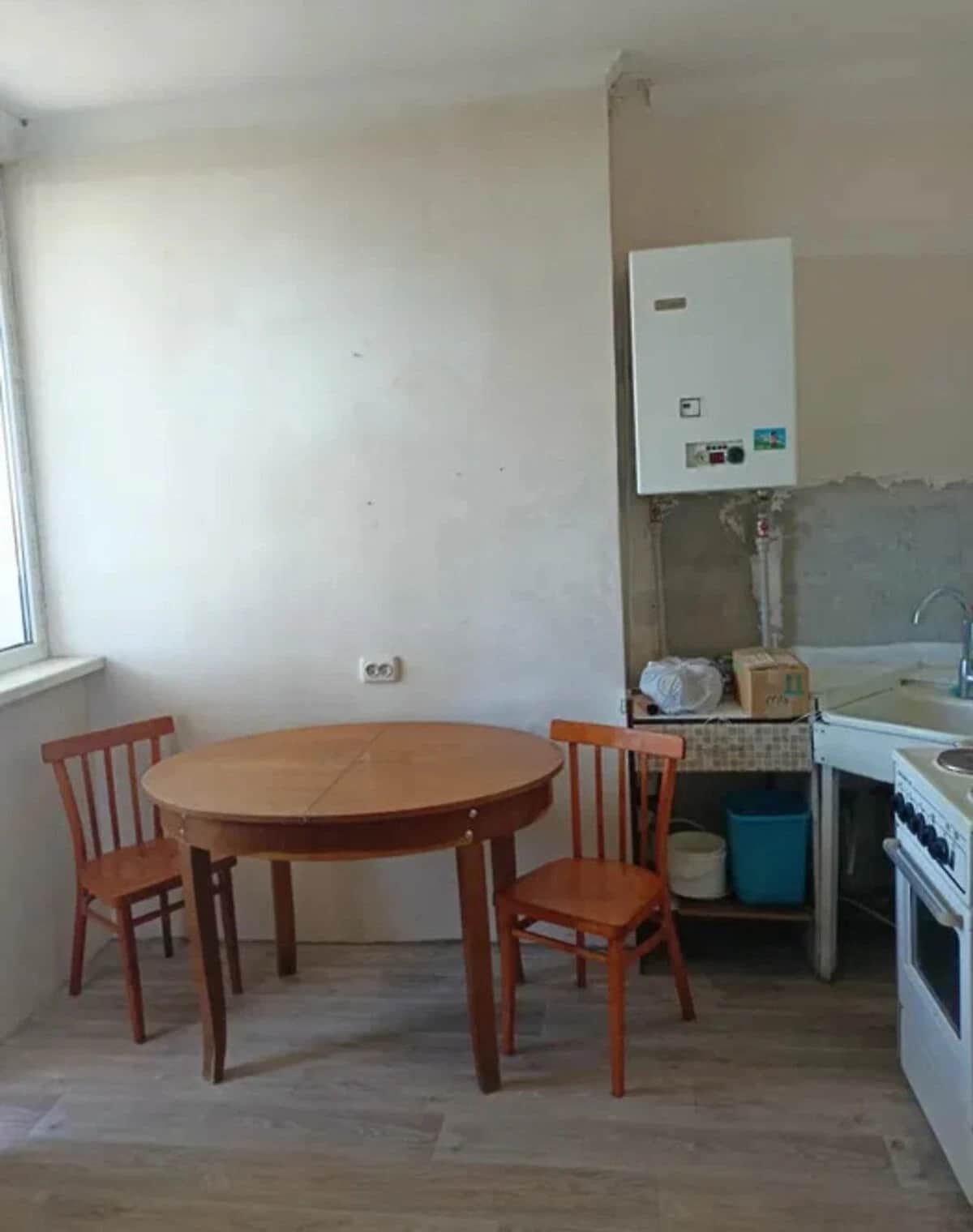 1-кімнатна квартира, Центр: кухня 12 м², внутрішній двір - фото 1