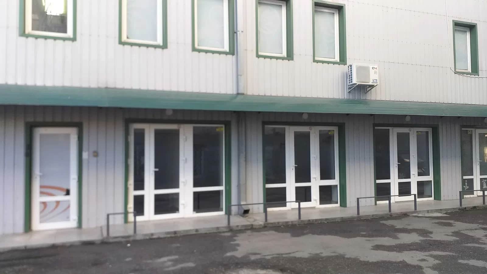 Офіс на вулиці Кавказькій: сучасний ремонт, закрита автостоянка - фото 2