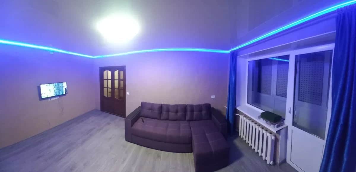 2-кімнатна квартира, центр: бак 400 літрів, вода цілодобово, Smart TV - фото 1