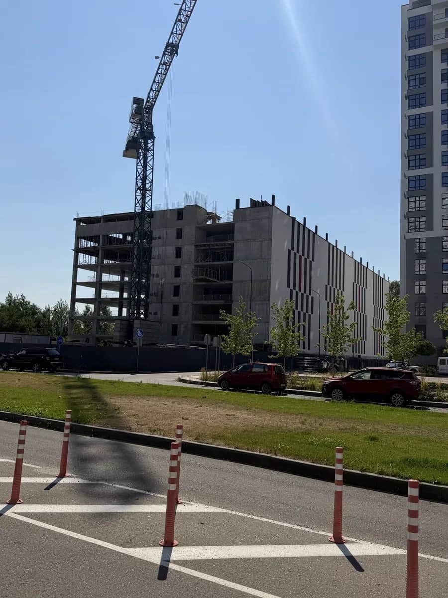 Паркомісце у ЖК Русанівська Гавань: два поруч, переуступка - фото 1