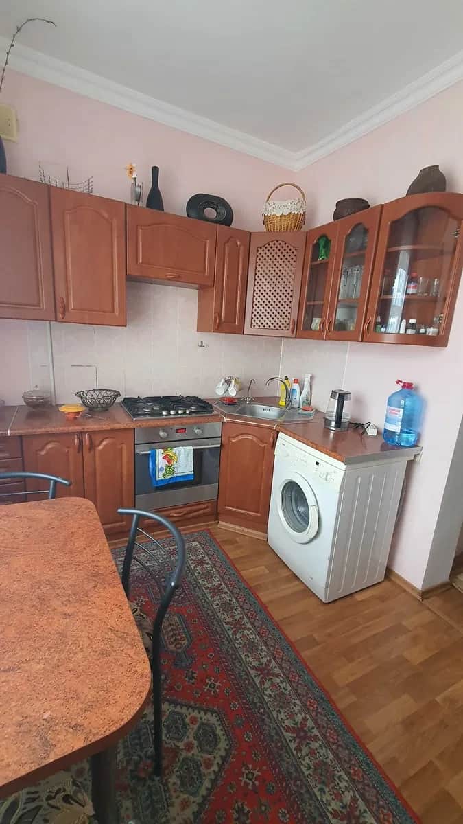 3-кімнатна квартира, Біла Церква: автономне опалення, два балкони - фото 1