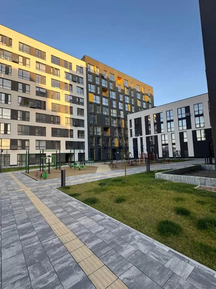 2-кімнатна квартира у ЖК Підзамче (Вежа): панорамні вікна, підземний паркінг - фото 1