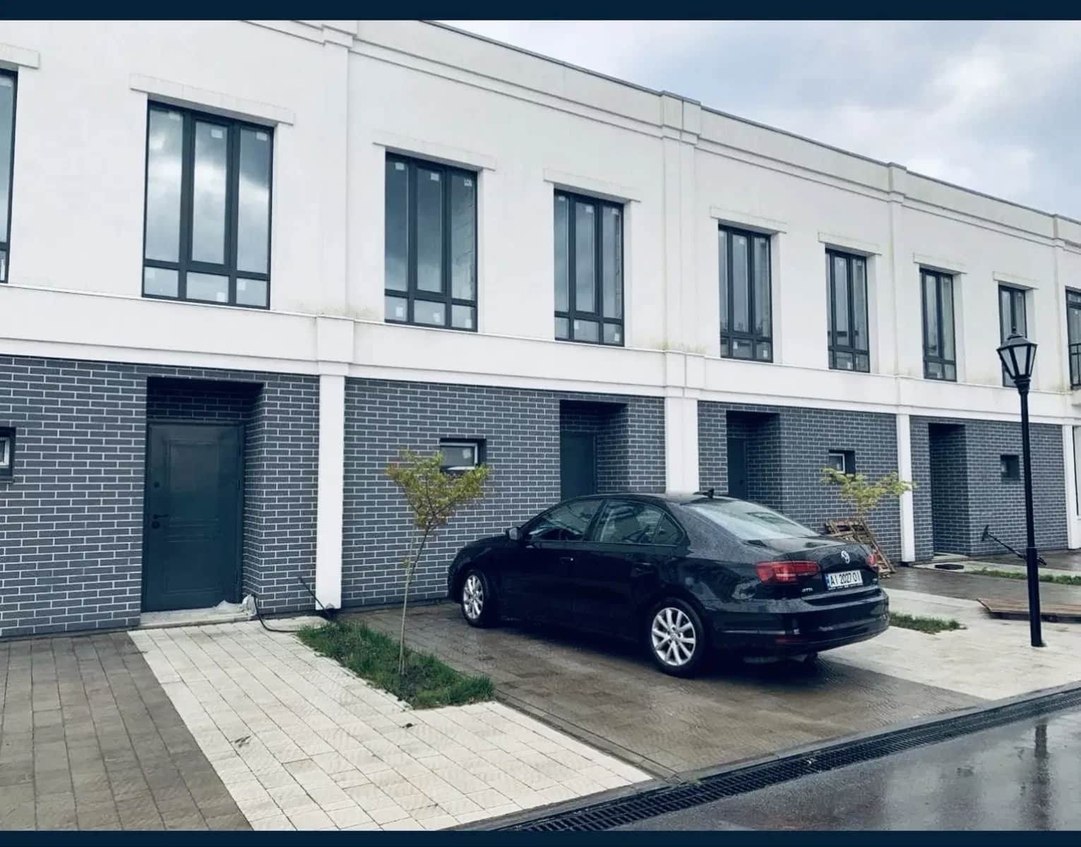 Таунхаус у ЖК Lake Kanevo: 2 паркомісця, закрита територія - фото 1