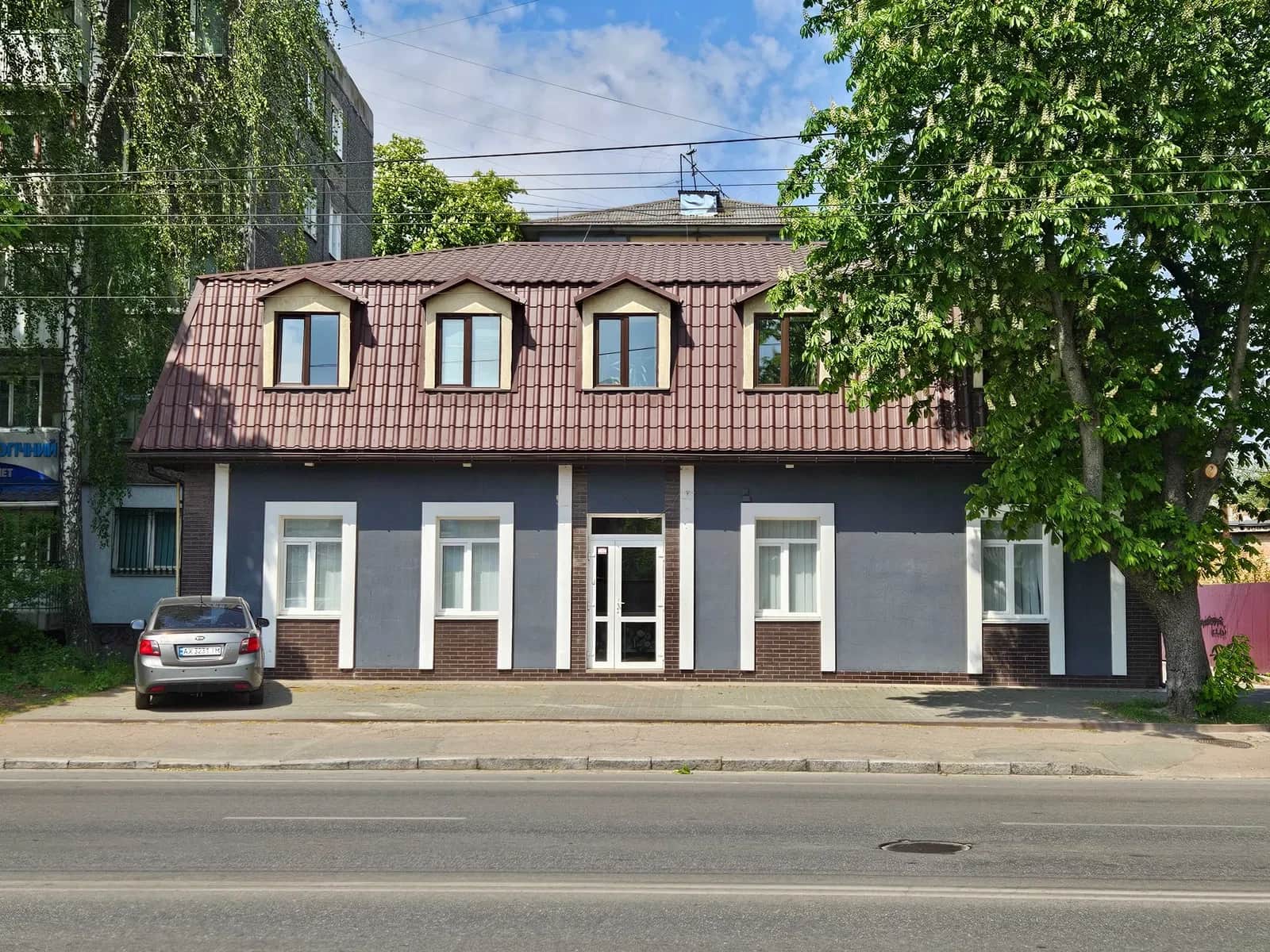 Окрема будівля, Житомир: два входи, вітринний фасад, торг можливий - фото 1