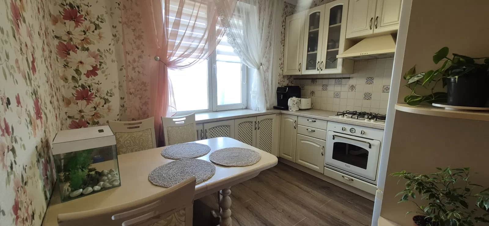 3-кімнатна квартира, Ірпінь: опалення без світла, великий балкон - фото 2