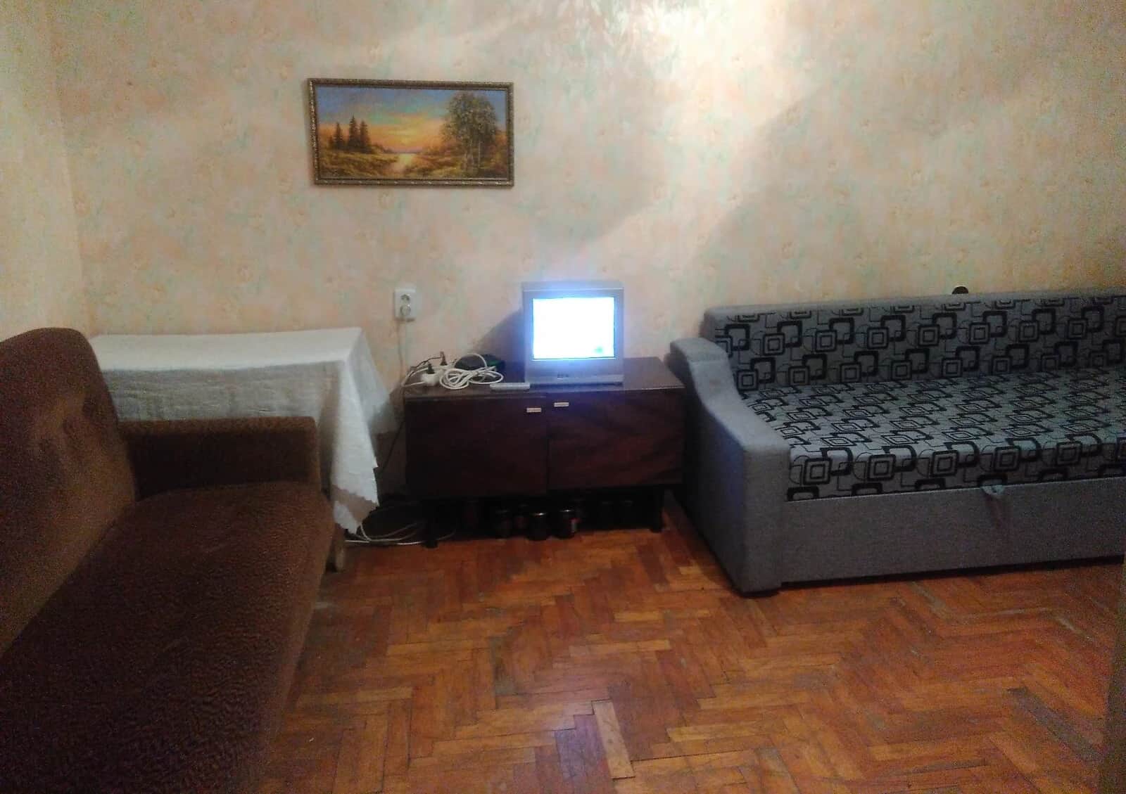 1-кімнатна квартира, Комунарський: панорамні вікна, балкон - фото 2