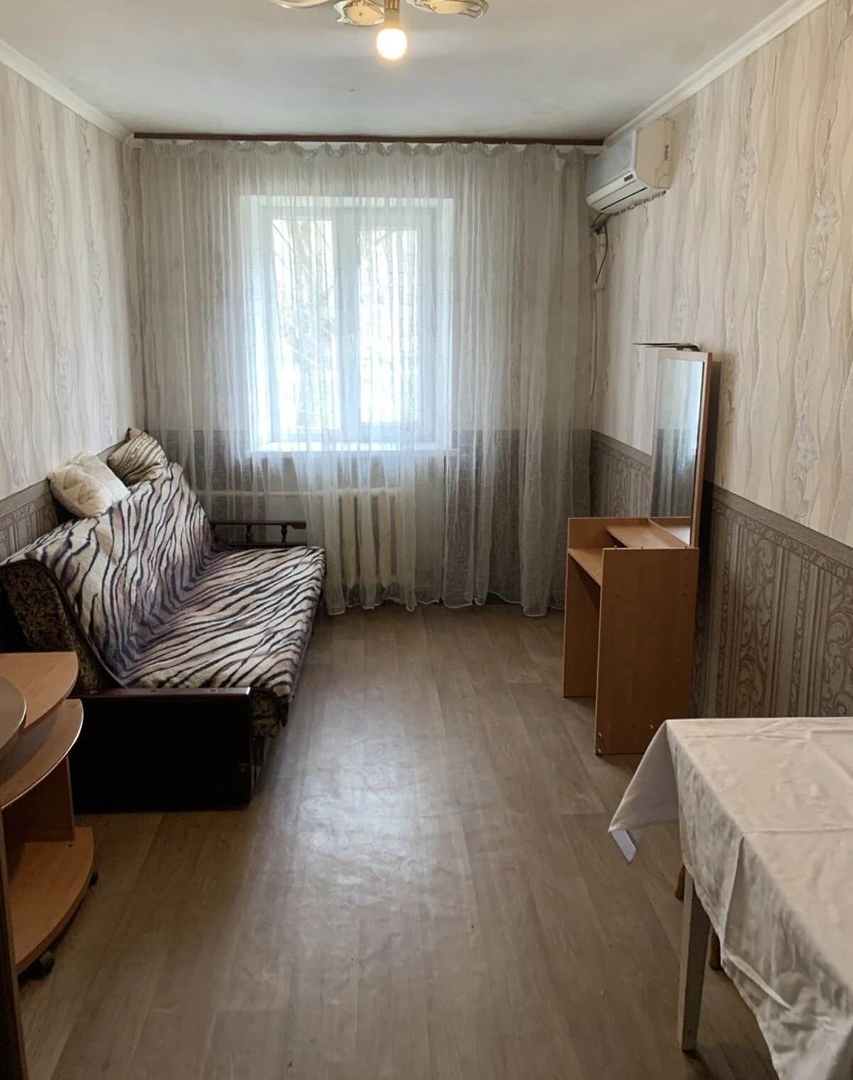 Кімната, Черемушки: косметичний ремонт, бойлер, газ без світла - фото 1