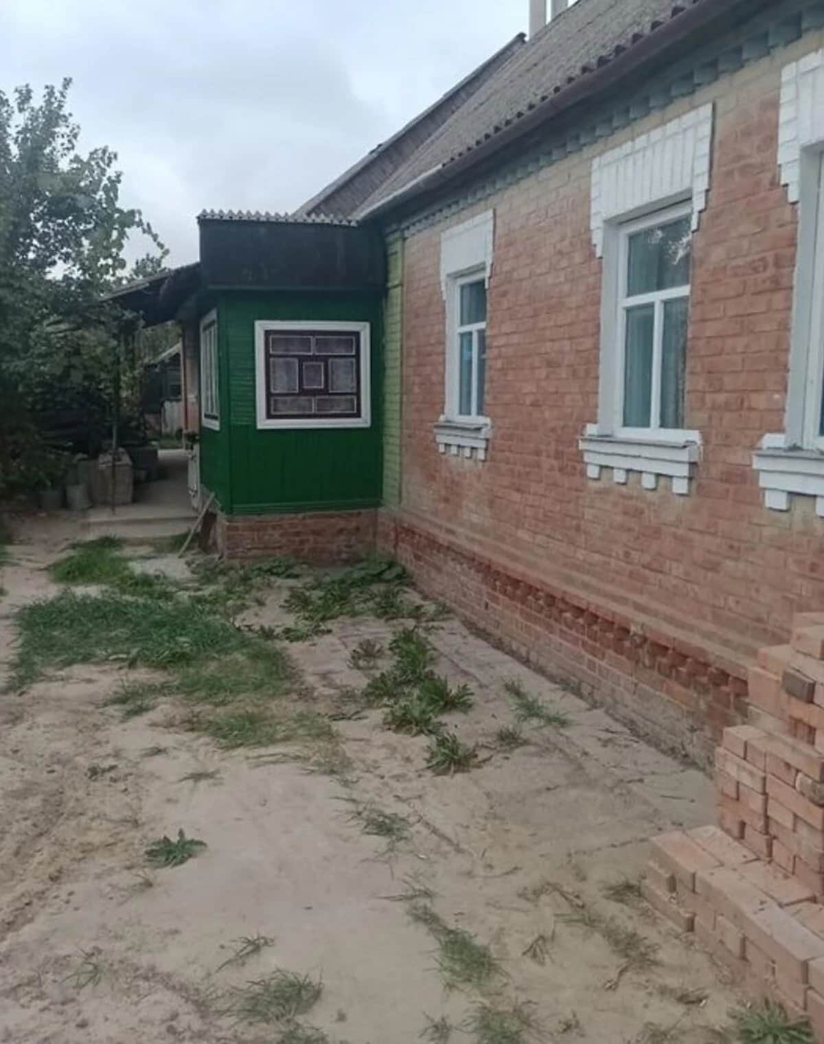Будинок, Ромни: свердловина, сад, господарські будівлі - фото 2