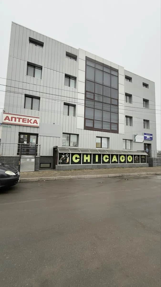 Приміщення, Славута: центр міста, цокольний поверх, з ремонтом - фото 1