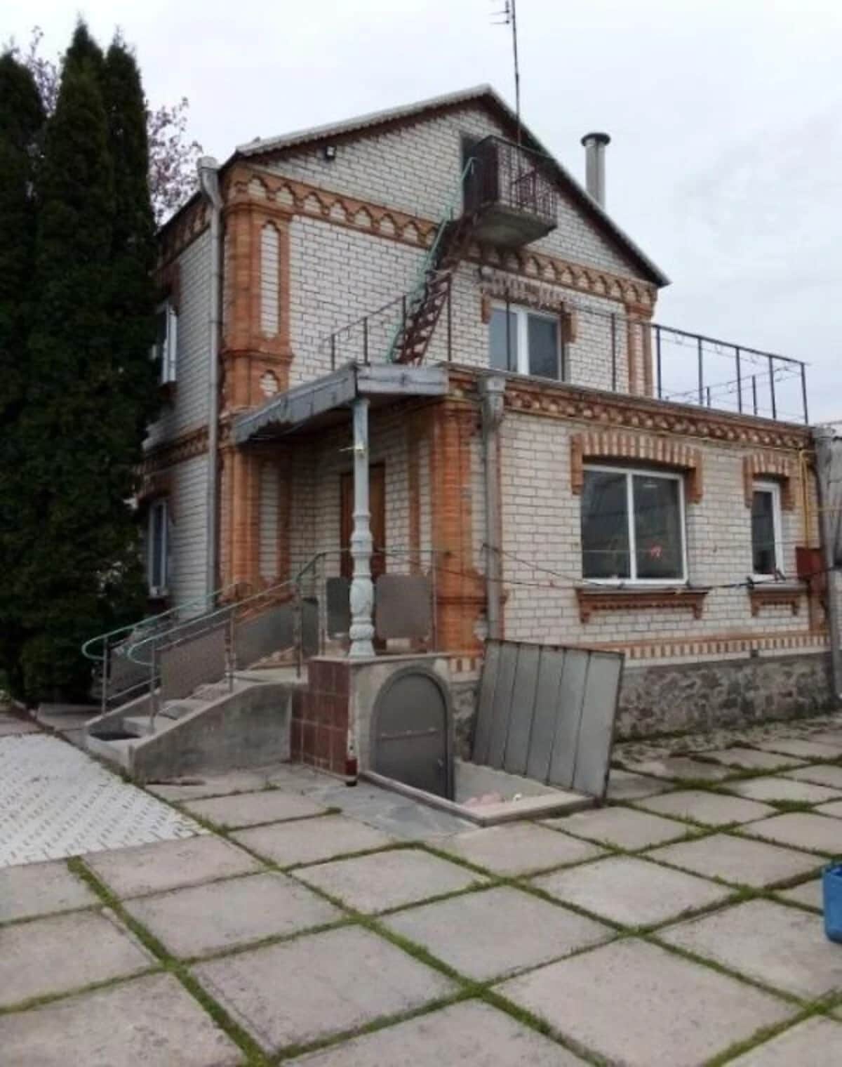 Будинок, Умань: гараж у дворі, 25 соток, 2 поверхи - фото 1
