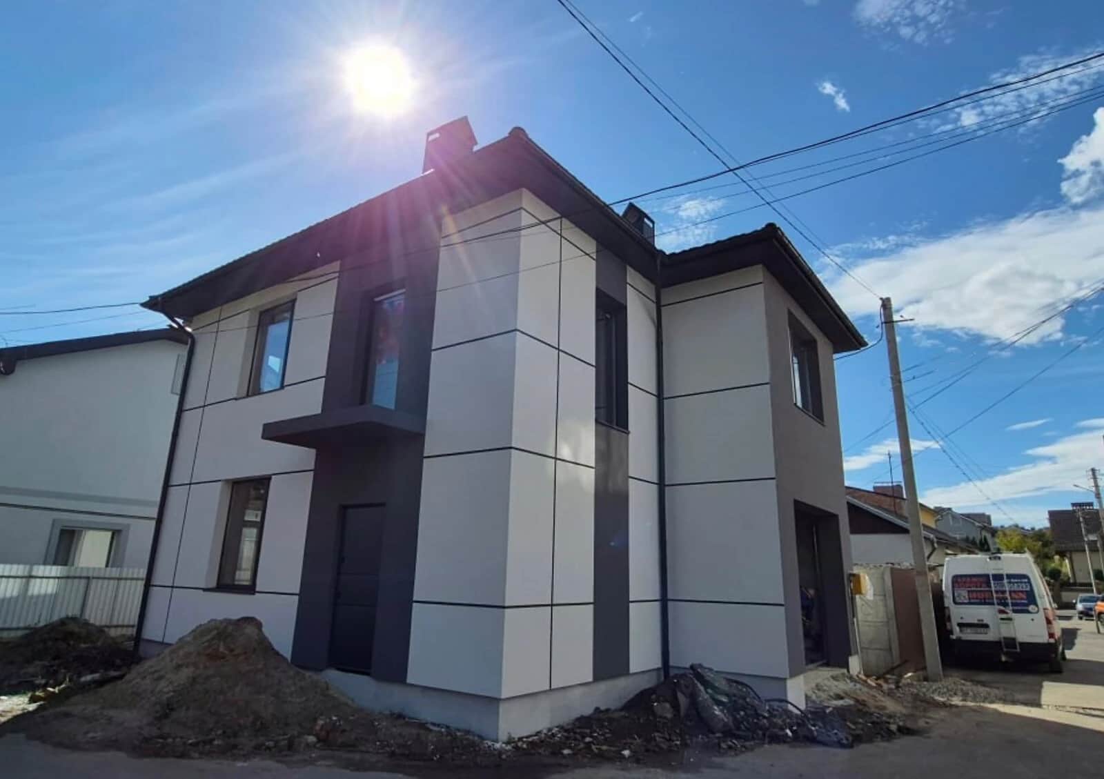 Будинок, Центр: гараж, ділянка 1.5 сотки, здача в 2026 - фото 1