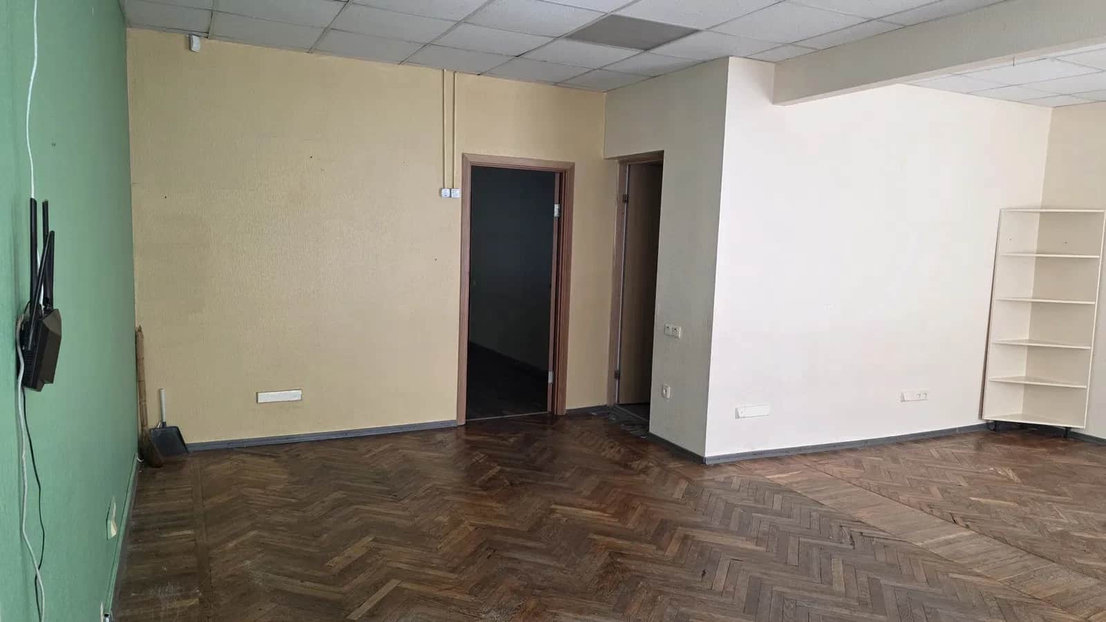 Приміщення, Центральний: окреме, з ремонтом, власна котельня - фото 1