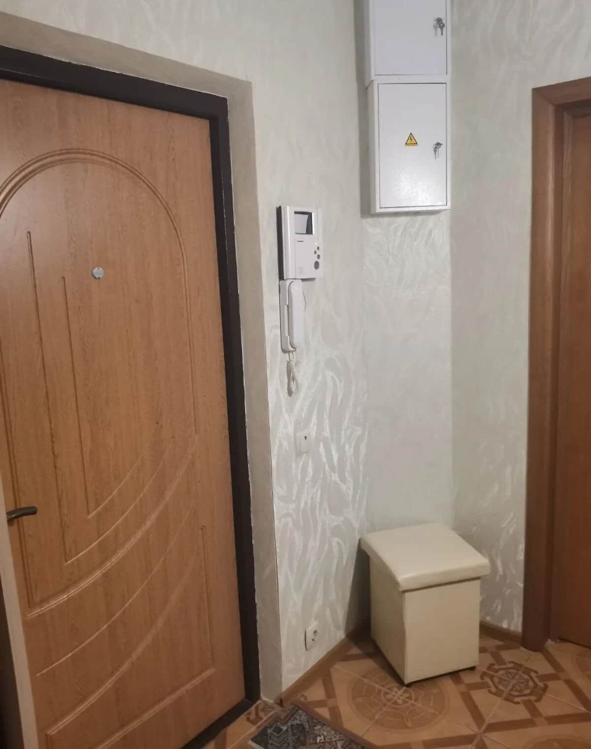2-кімнатна квартира, Троєщина: вантажний ліфт, вода без світла - фото 2