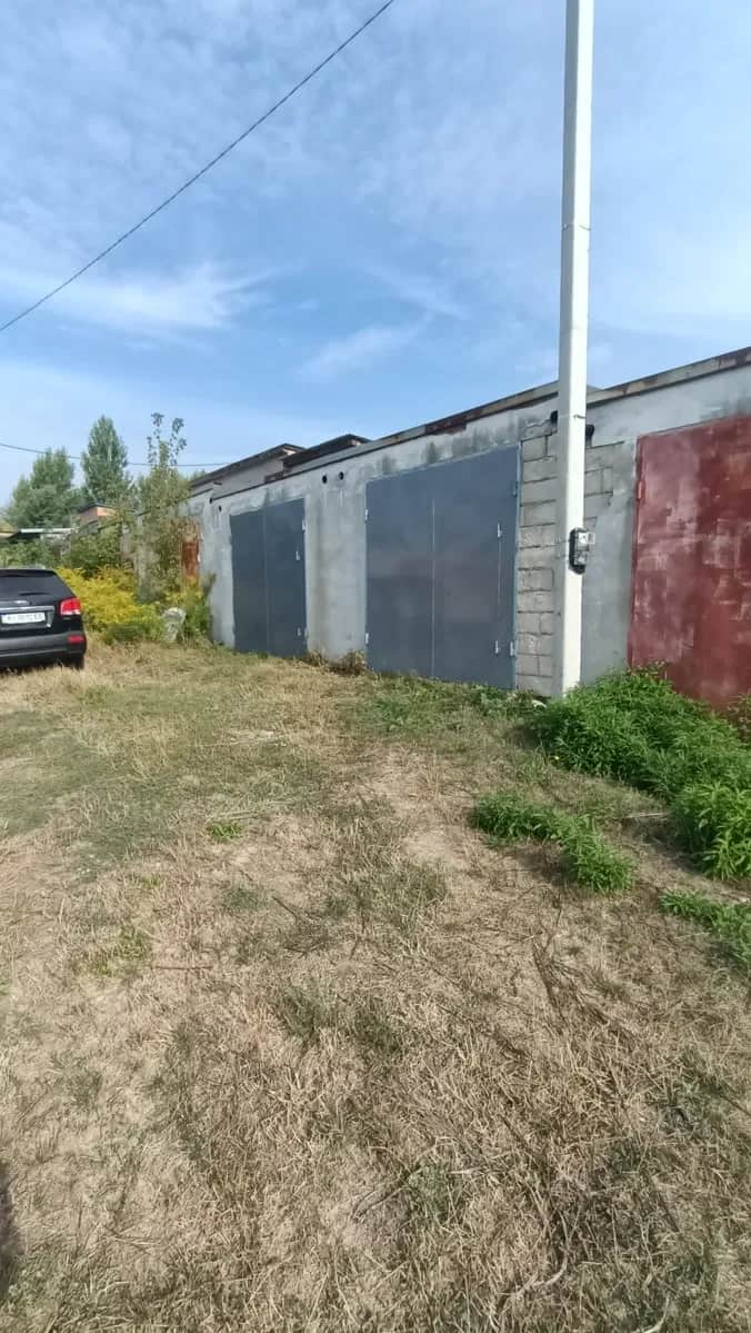 Два гаражі, Васильків: піноблок, металеві ворота - фото 1