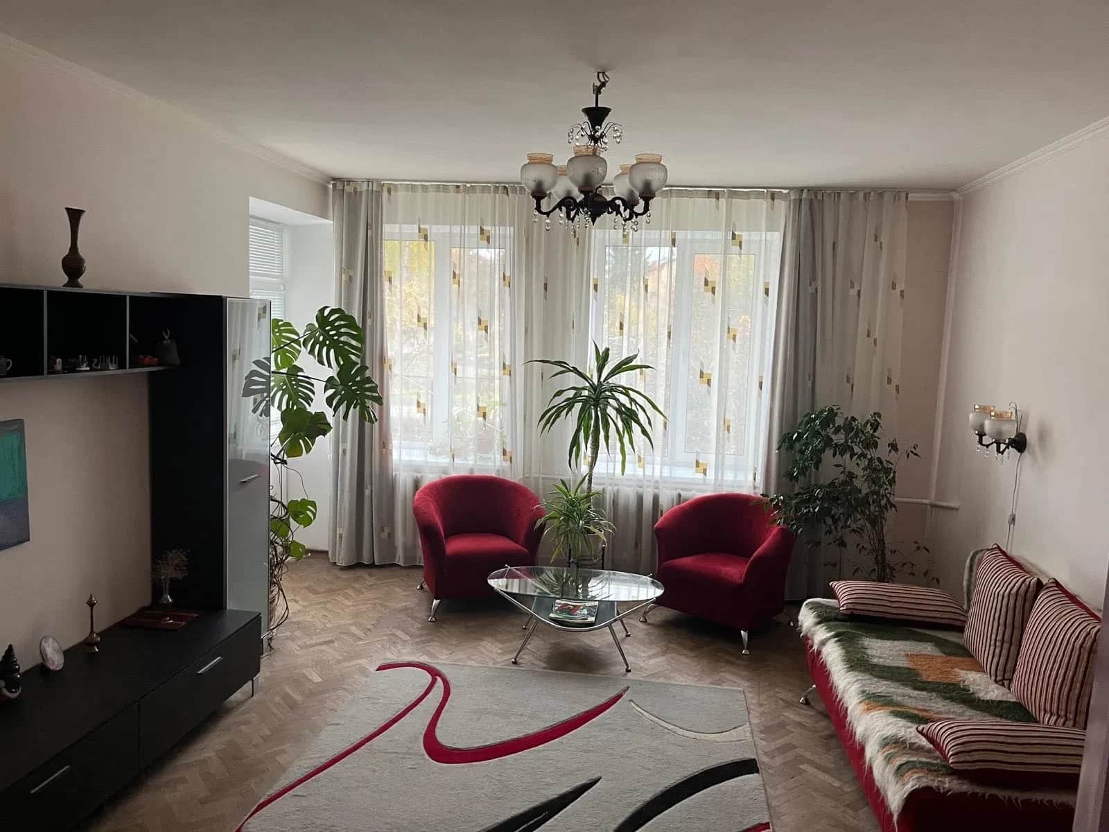 2-кімнатна квартира, Золочів: польський будинок, високі стелі - фото 1