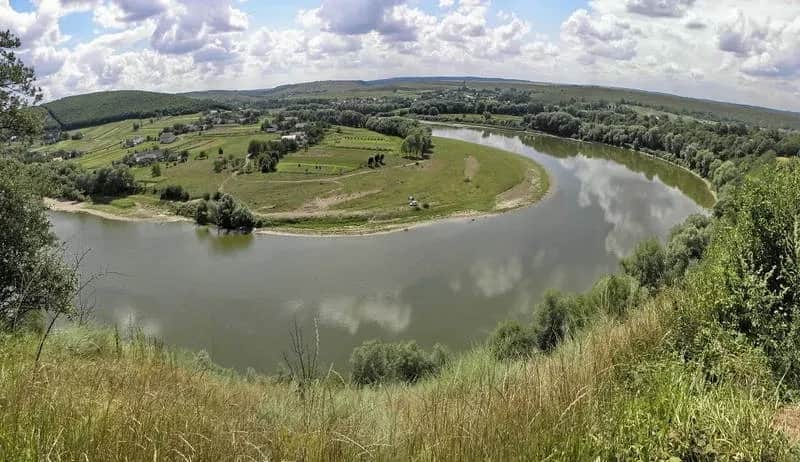 Будинок, Коропець: перша лінія від Дністра, для великої сім’ї - фото 1