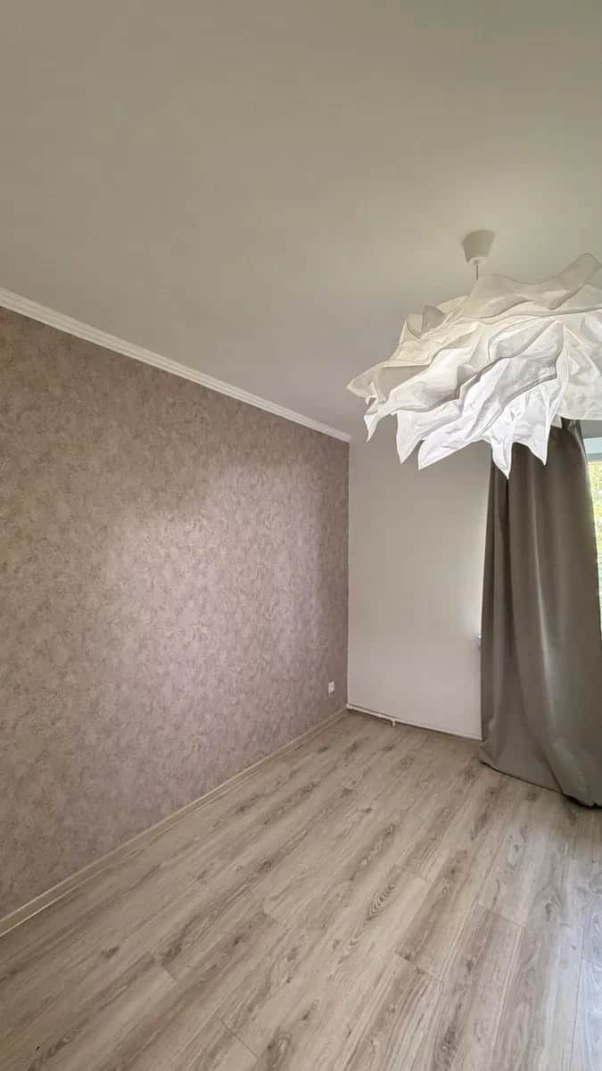 2-кімнатна квартира, Ладижин: повна реконструкція, вид на зелень - фото 1