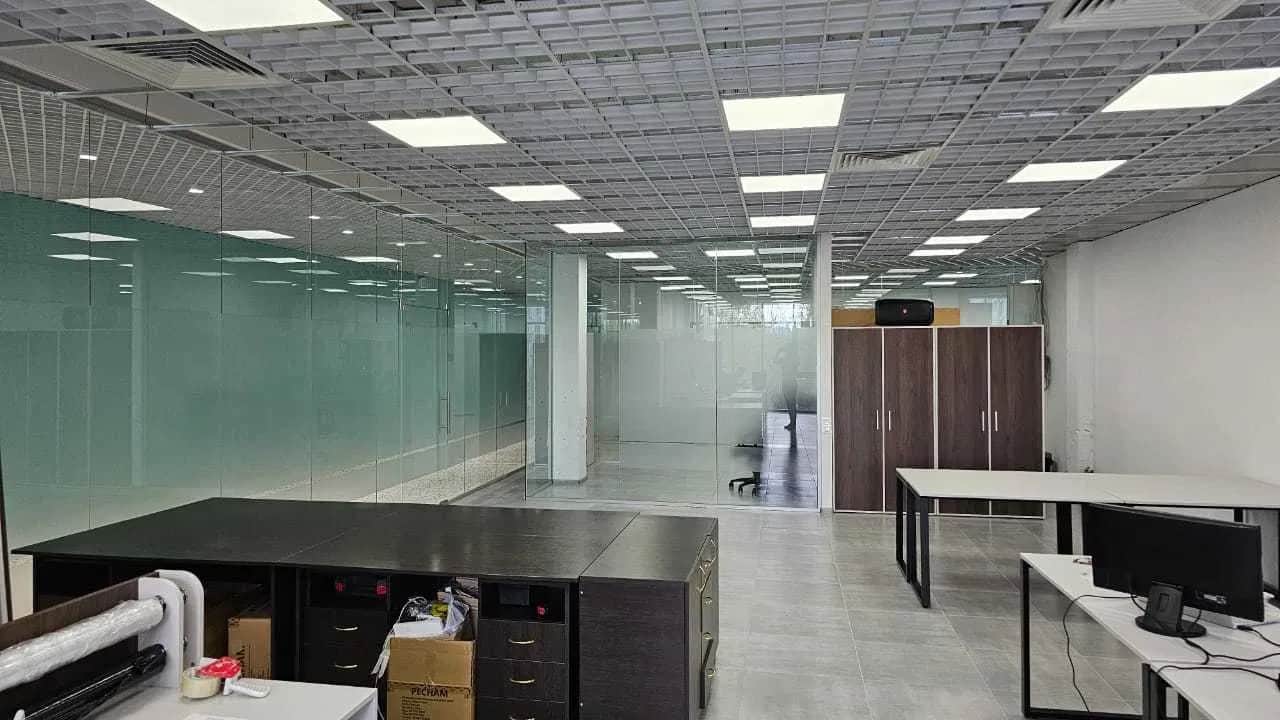 Офіс у БЦ Lake Plaza: прямий вихід із метро, open space, панорамні вікна - фото 2