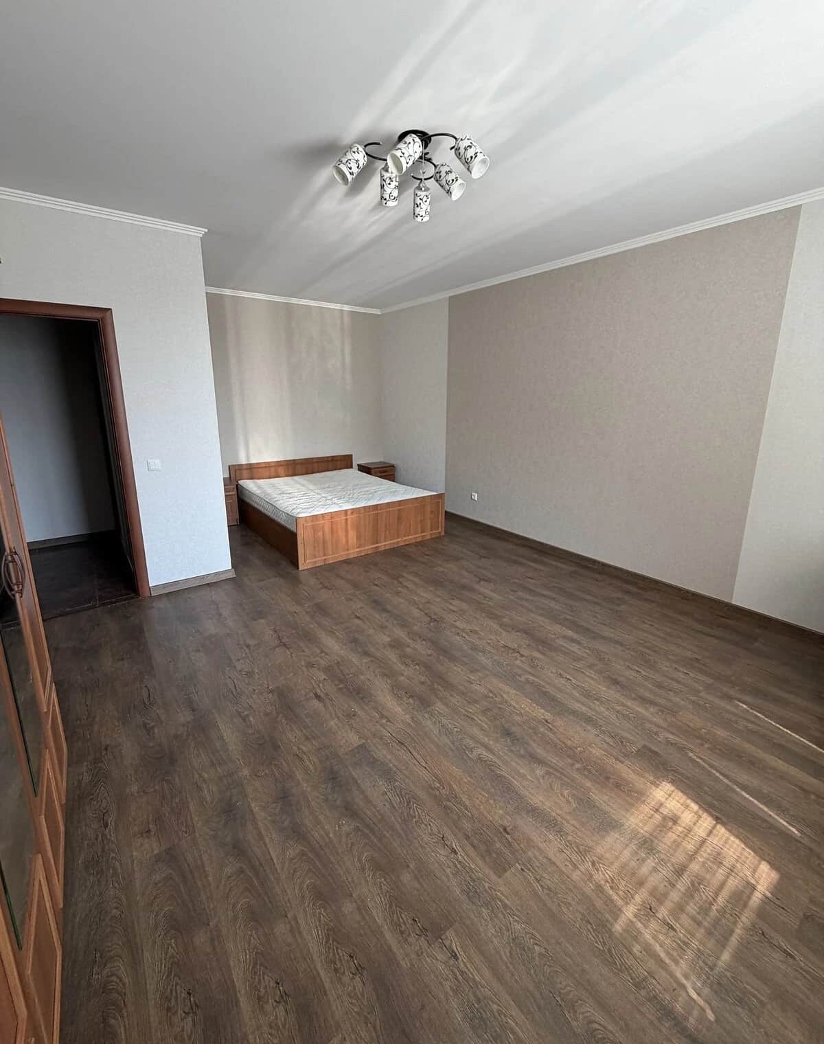 1-кімнатна квартира, Київська: косметичний ремонт, газ без світла - фото 1