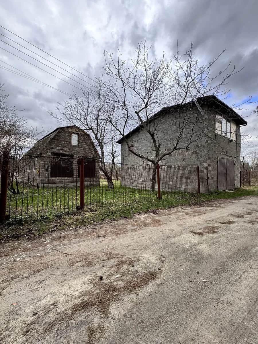 Дача, Озерщина: озеро за 3-4 хвилини, будинок і прибудови вціліли - фото 2