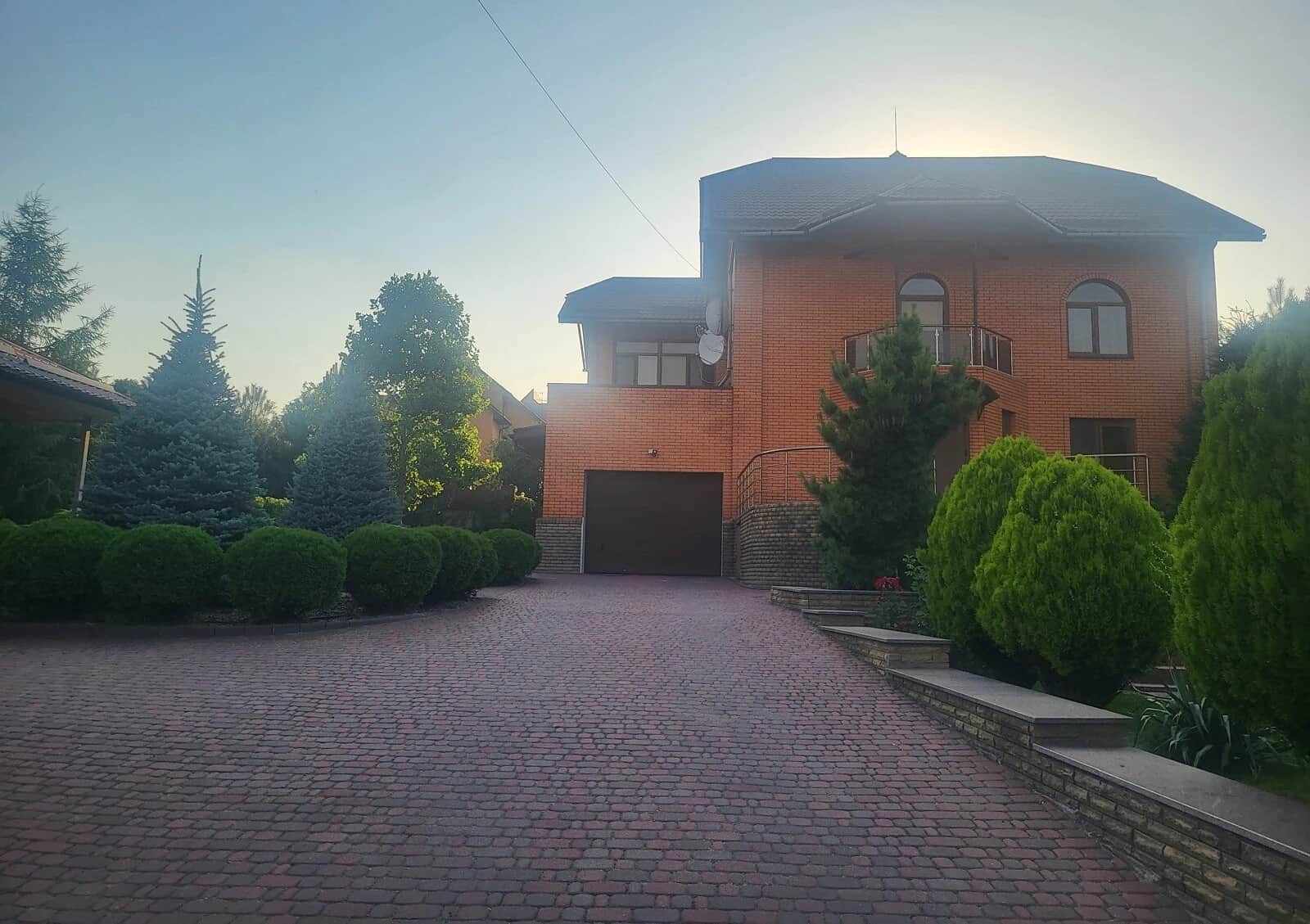 Будинок, Великий Луг: веранда і бесідка, гараж на першому поверсі - фото 1