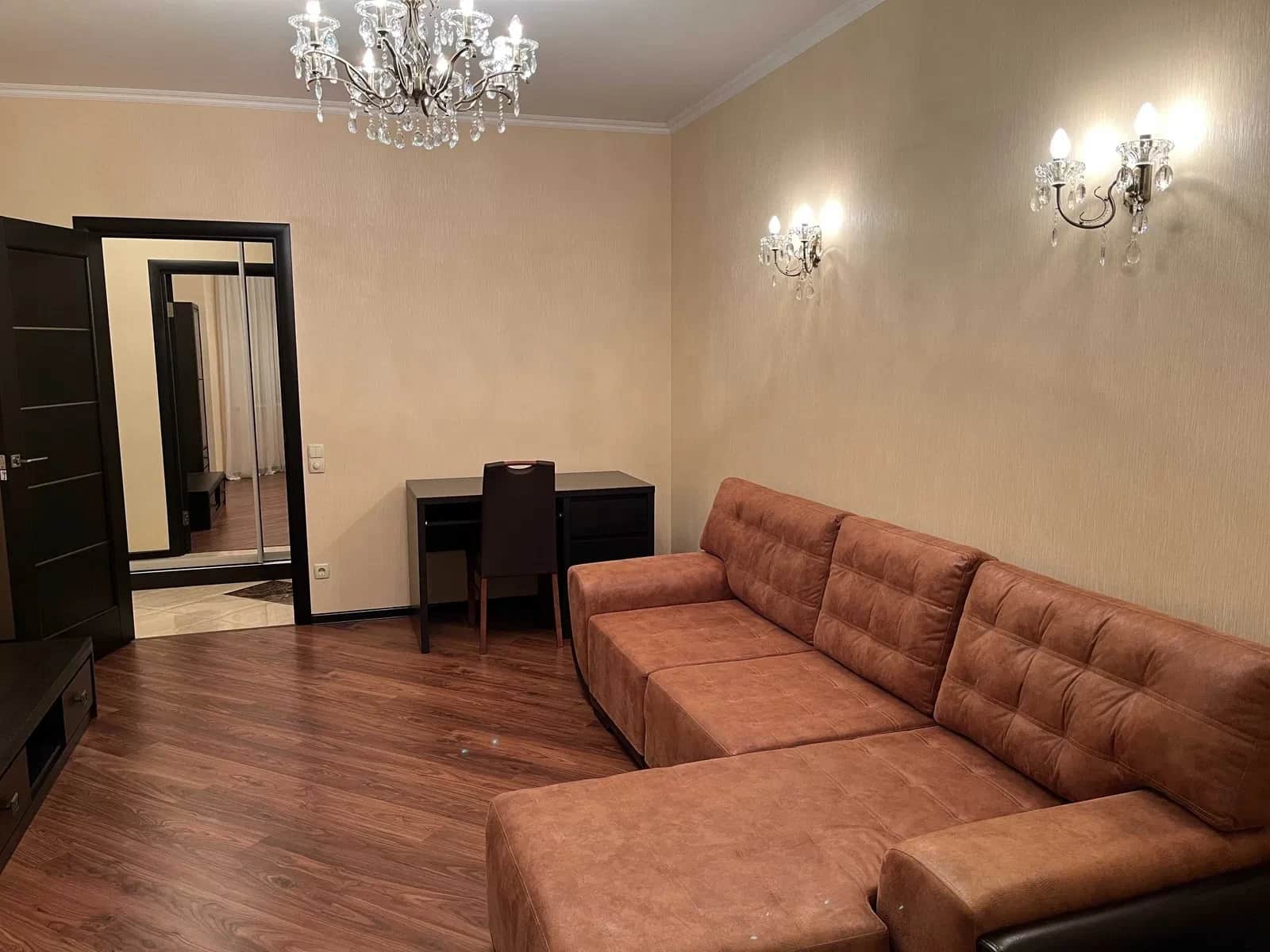 2-кімнатна квартира, Дарницький: генератор, метро Осокорки 5 хв - фото 1