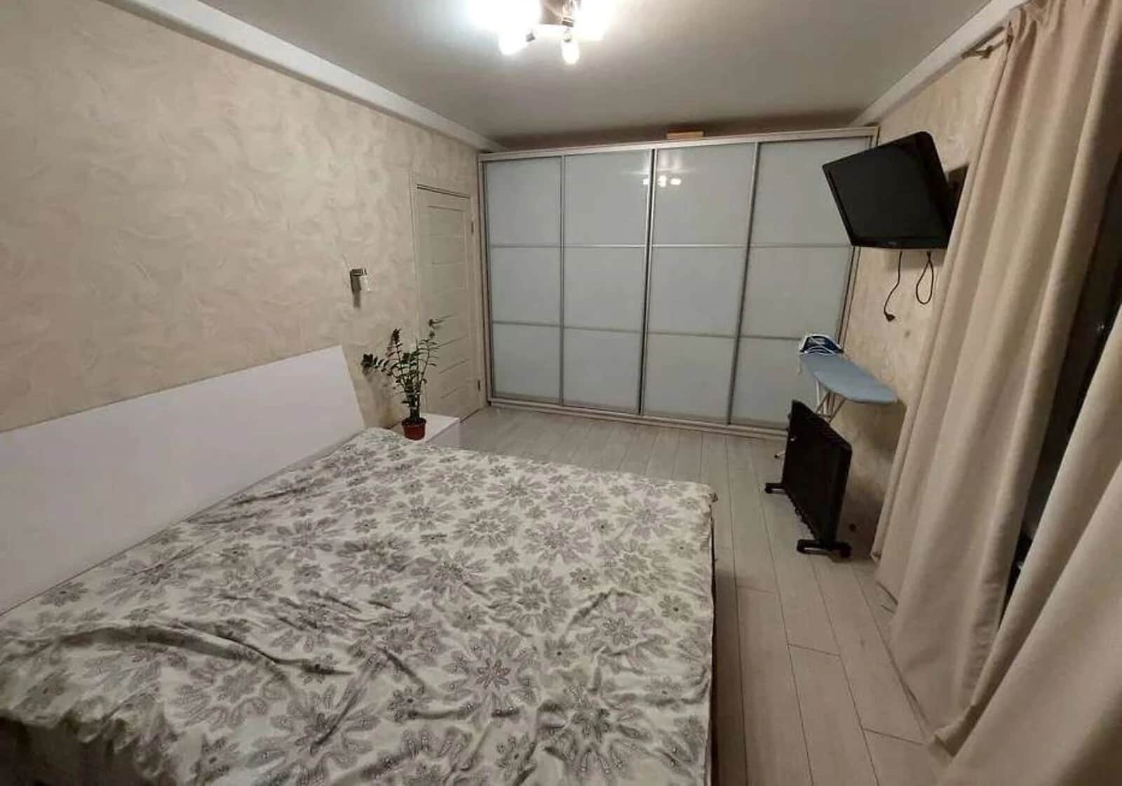 2-кімнатна квартира, Нивки: кухня-студія, закритий двір, метро Нивки - фото 1