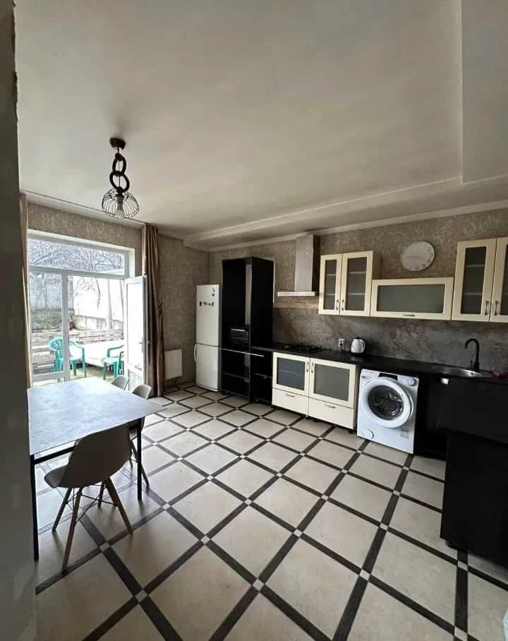 Будинок, Усатове: тераса 40 м², резервне живлення, 6 паркомісць - фото 2