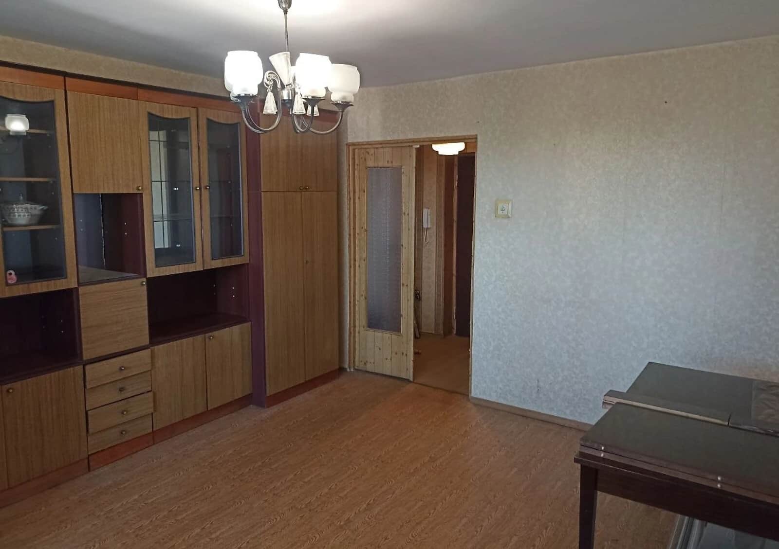 3-кімнатна квартира, Автозаводський: без ремонту, цегляні стіни - фото 1