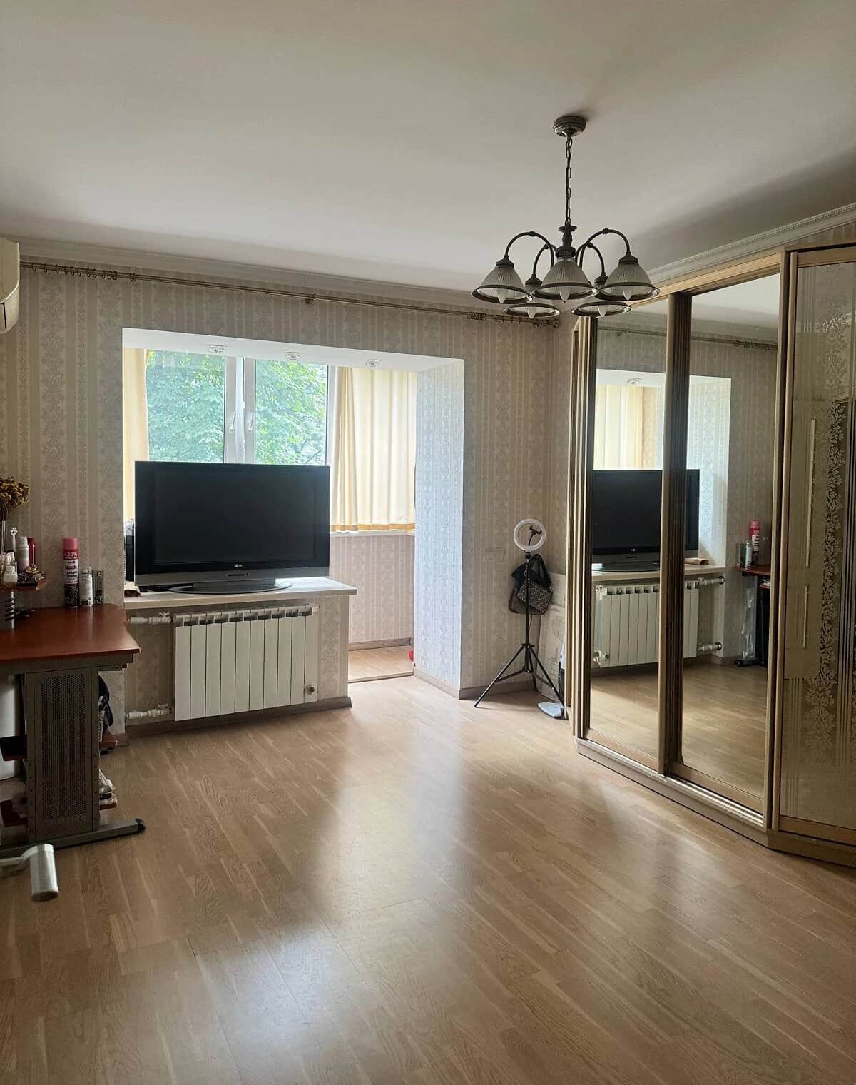 1-кімнатна квартира, Солом'янка: євроремонт, бойлер, метро Вокзальна - фото 1