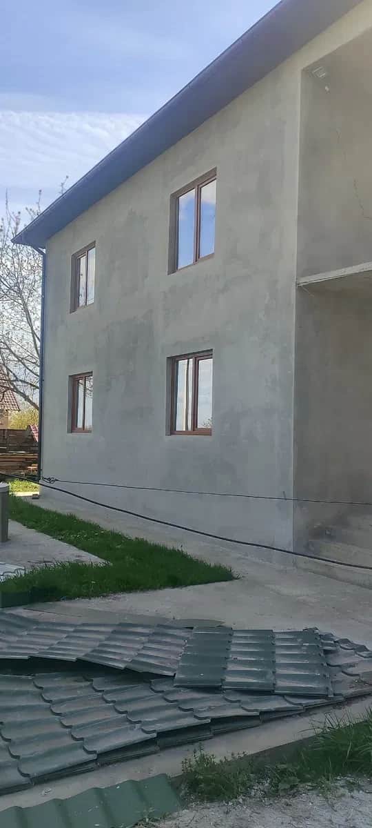 Будинок, Поле чудес: 12 соток, три гаражі, свердловина - фото 1
