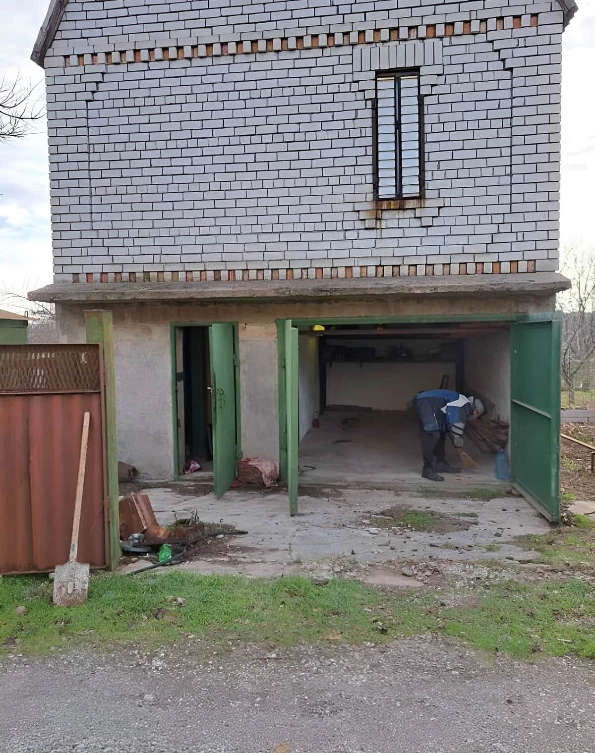 Будинок, Привільне (Запоріжжя): гараж у підвалі, 6 соток, охорона території - фото 2