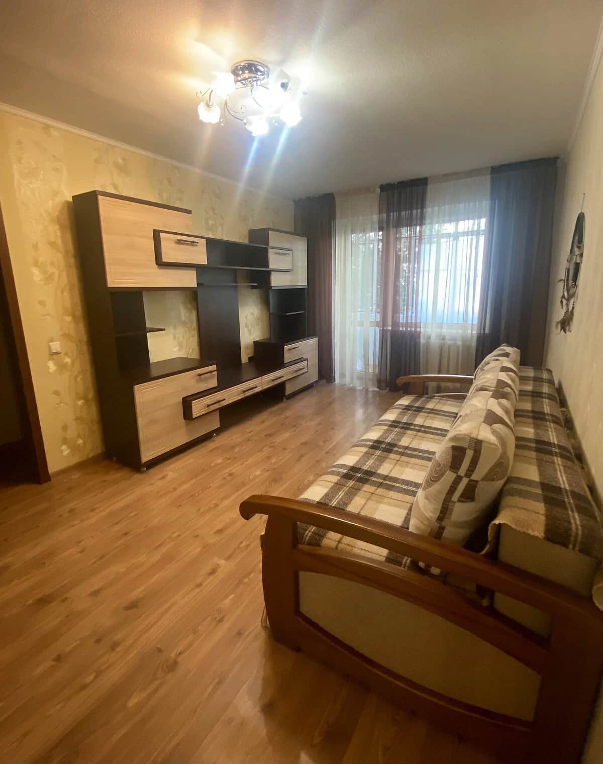 1-кімнатна квартира, Робоча: цегляні стіни, балкон або лоджія - фото 1
