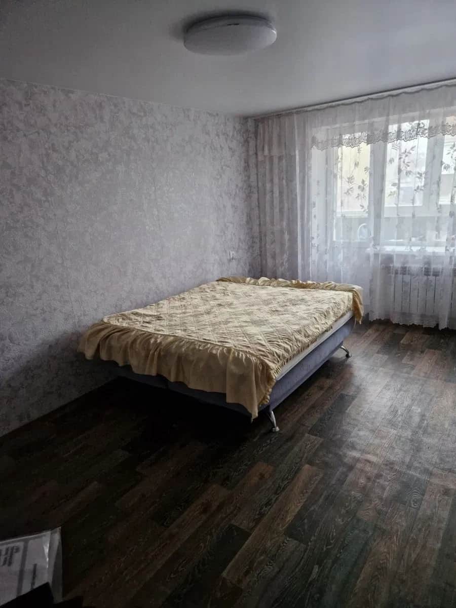 3-кімнатна квартира, Ізюм: роздільні кімнати, лоджія і балкон - фото 1
