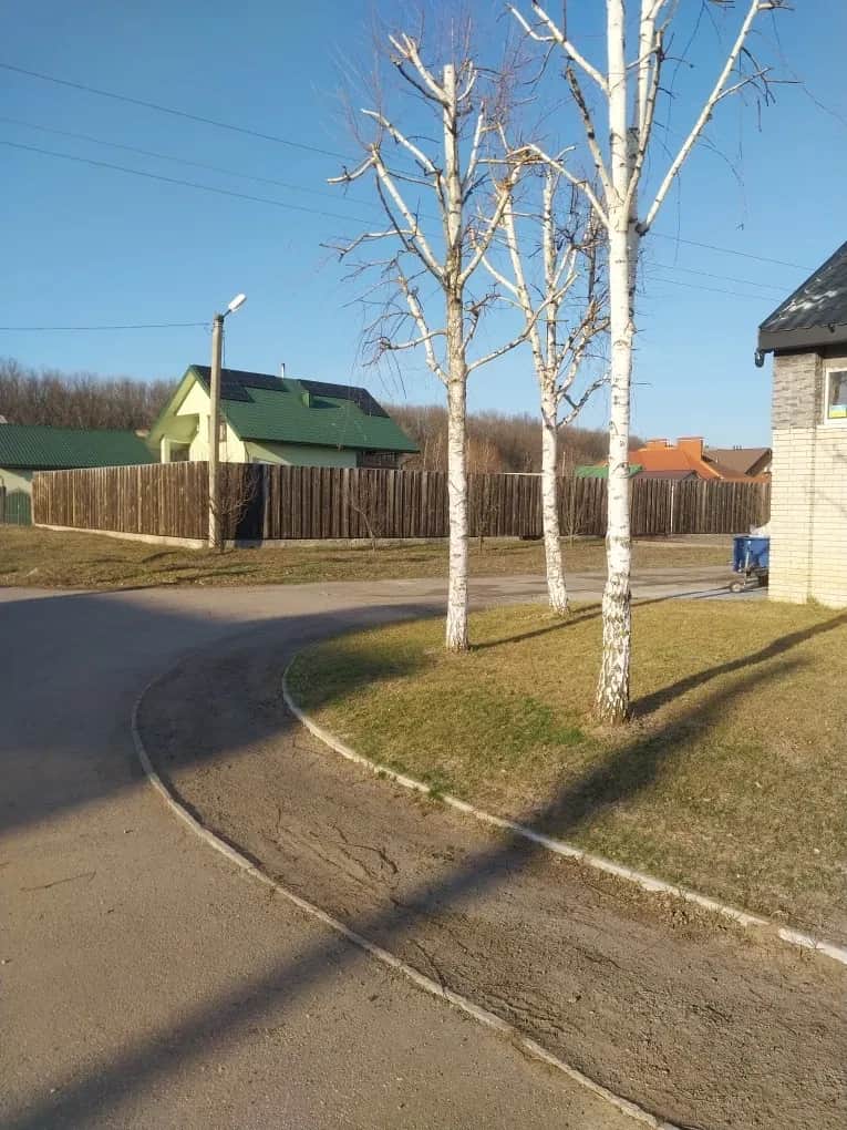 Ділянка 10 соток, Яр-2: центральна каналізація, високий паркан - фото 1