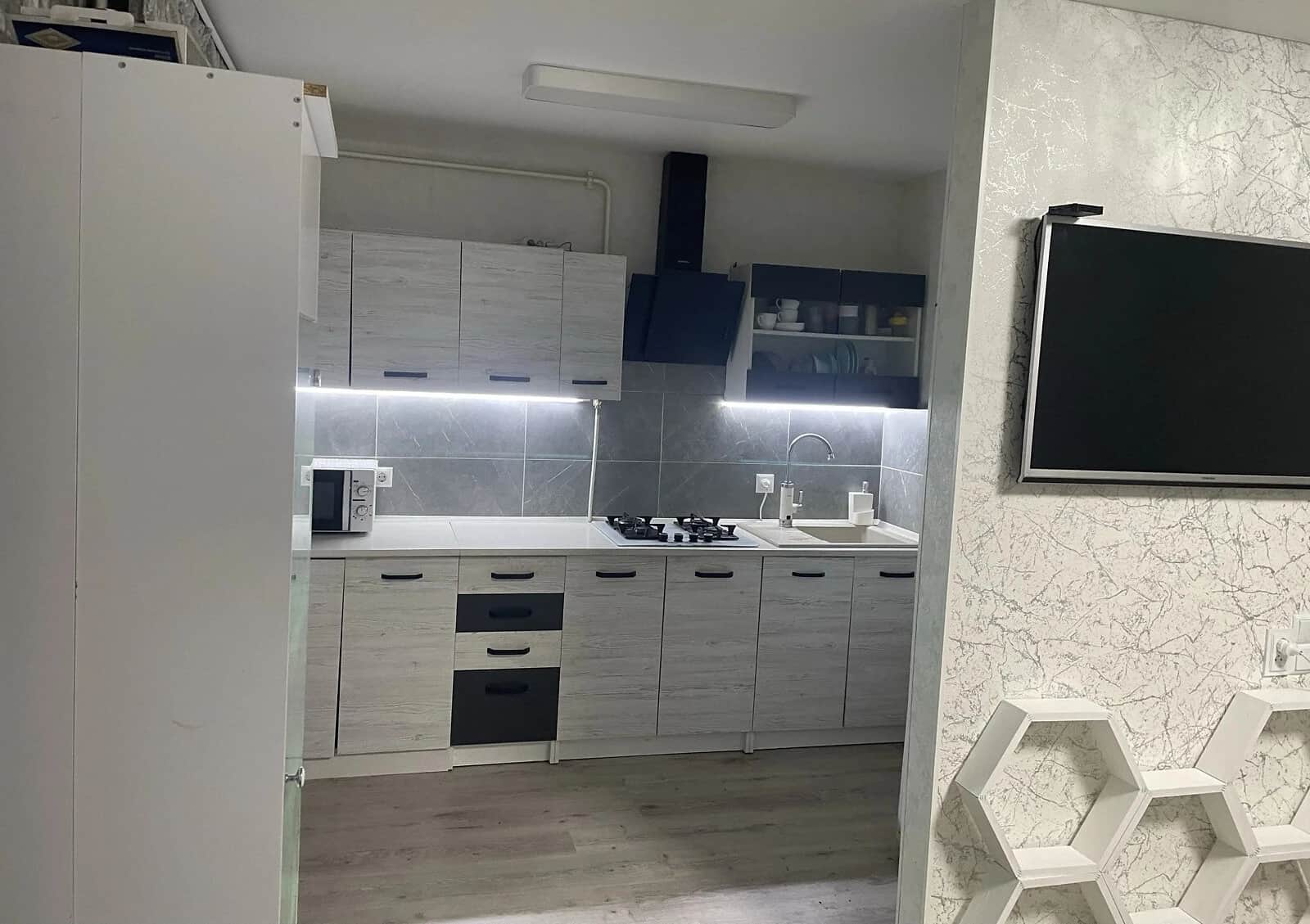 2-кімнатна квартира, Магістральна: євроремонт, газове опалення - фото 1