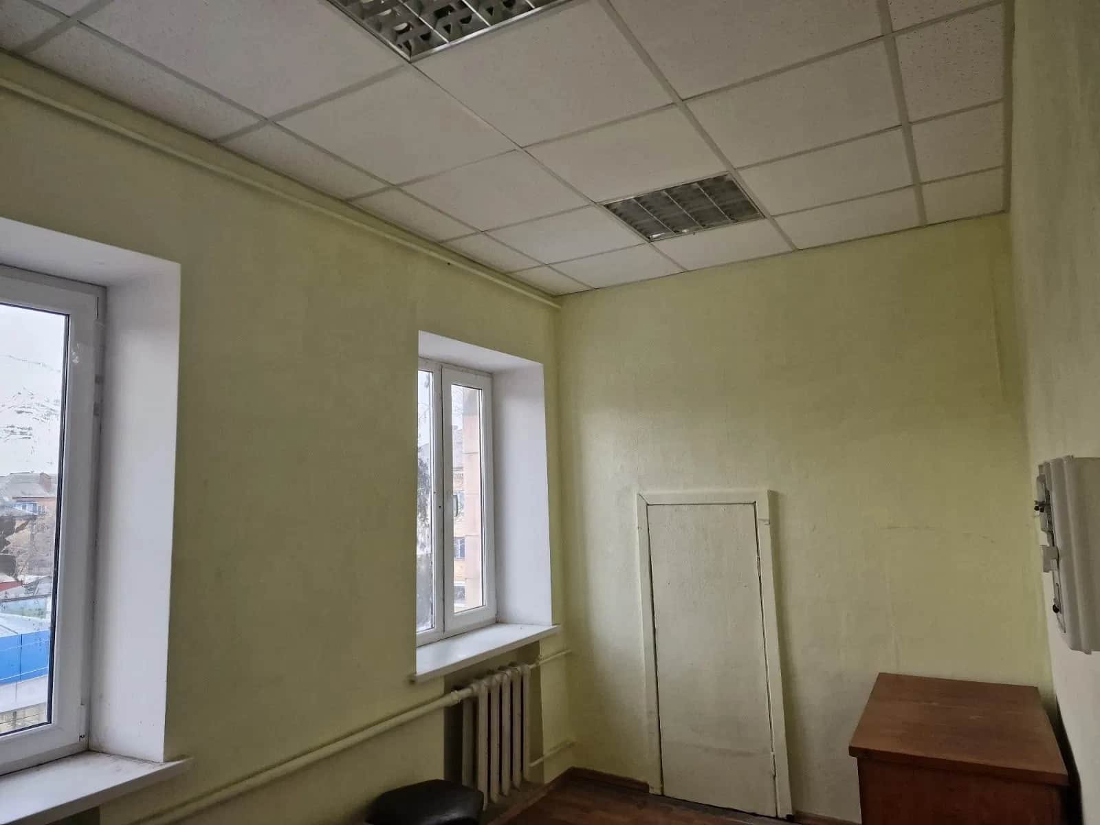 Приміщення, Сміла: ремонт, санвузол, біля ринку - фото 1