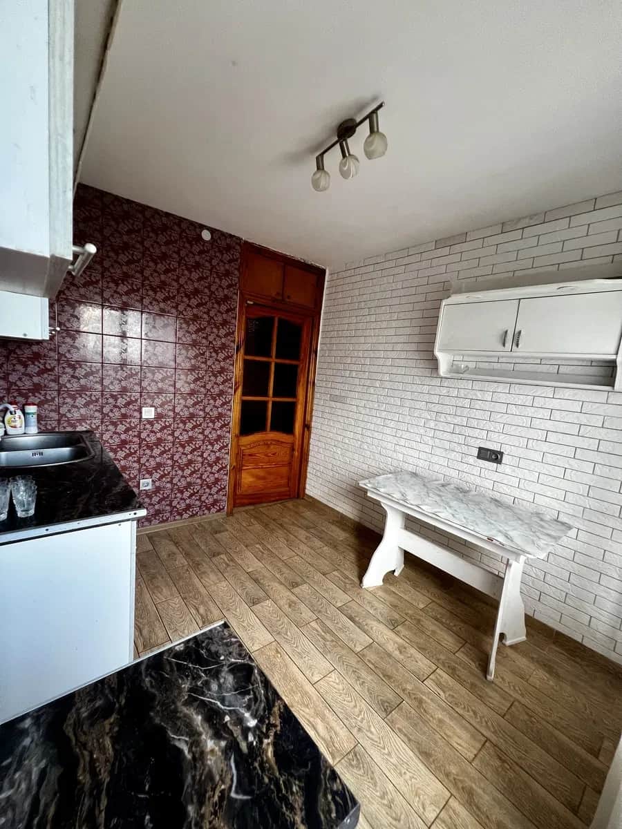 2-кімнатна квартира, Шостка: ремонт, окремі кімнати, гараж 108 м² - фото 2