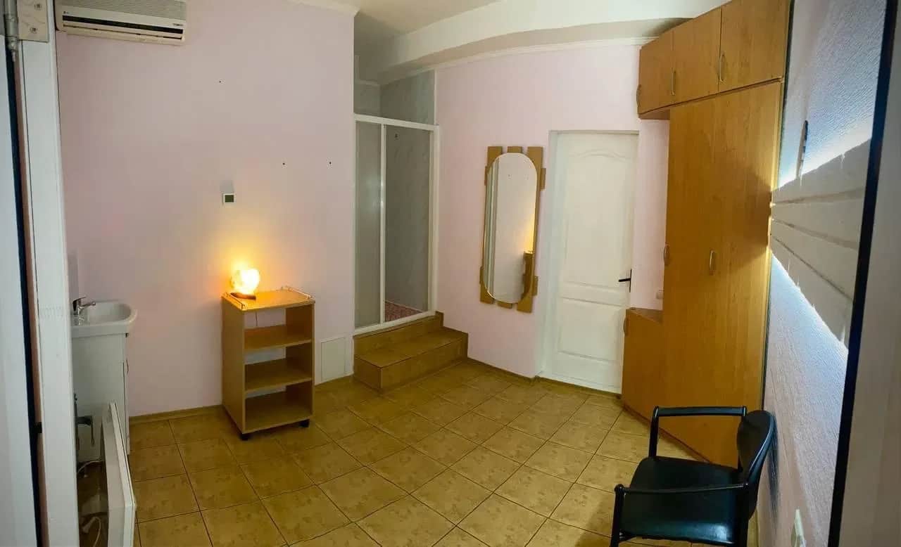 Приміщення, Оболонський: 3 кабінети, вид на Дніпро, окремий туалет - фото 2