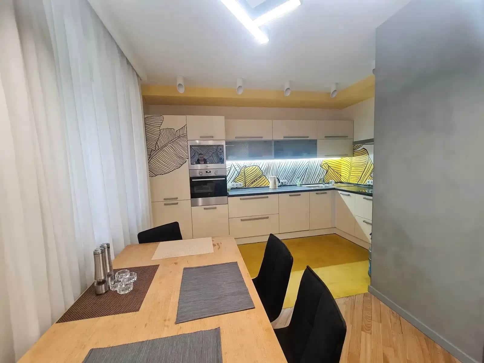 3-кімнатна квартира, Святошинський: кухня-вітальня, біля озера - фото 1