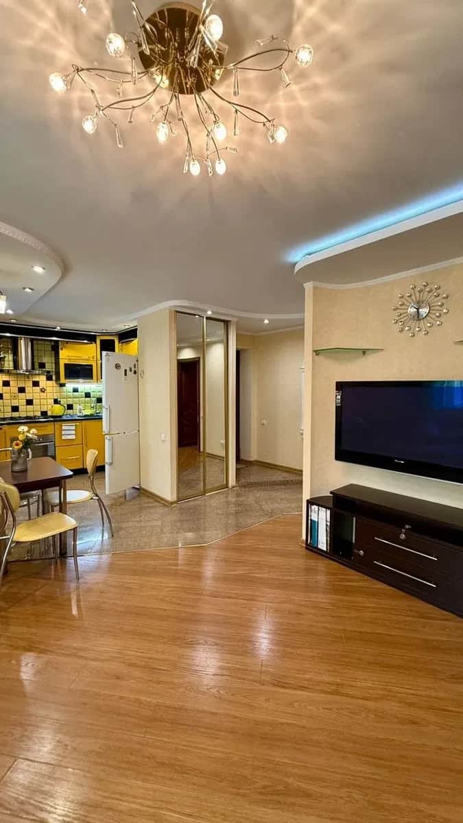 3-кімнатна квартира, проспект Центральний: кухня-вітальня, тепла підлога - фото 1