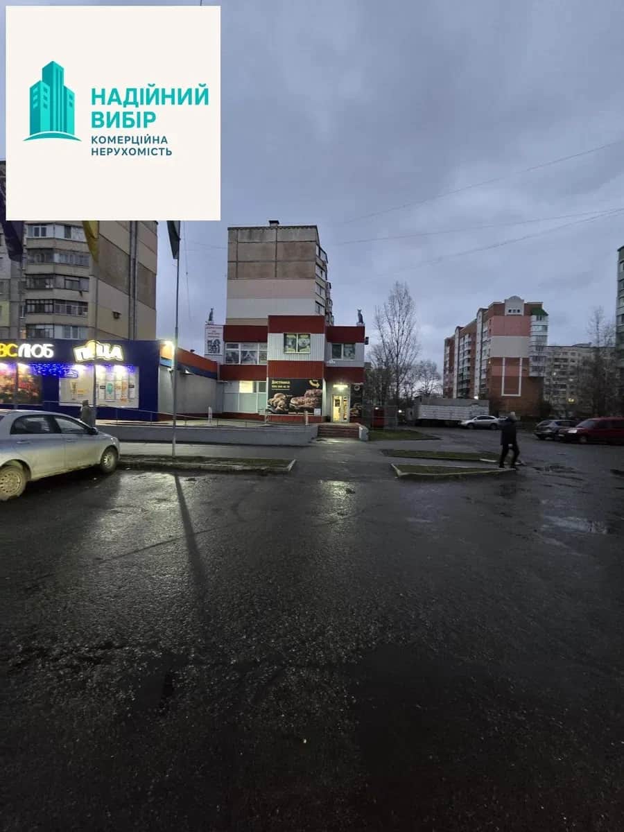 Торгове приміщення, бульвар Богдана Хмельницького: 30 кВт, парковка - фото 1