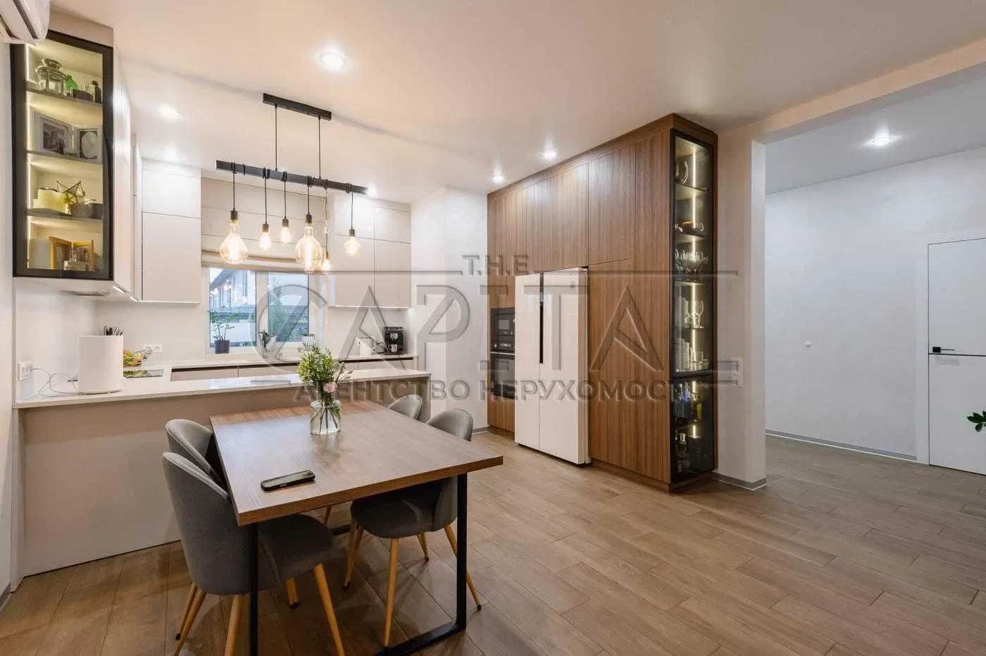 Будинок, Гатне: тераса 21 м², повністю автономний, авторський ремонт - фото 2