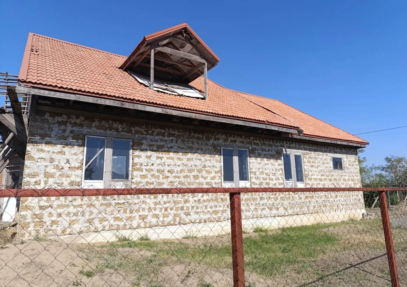 Будинок, Верхня Хортиця: веранда, гараж і сад - фото 1