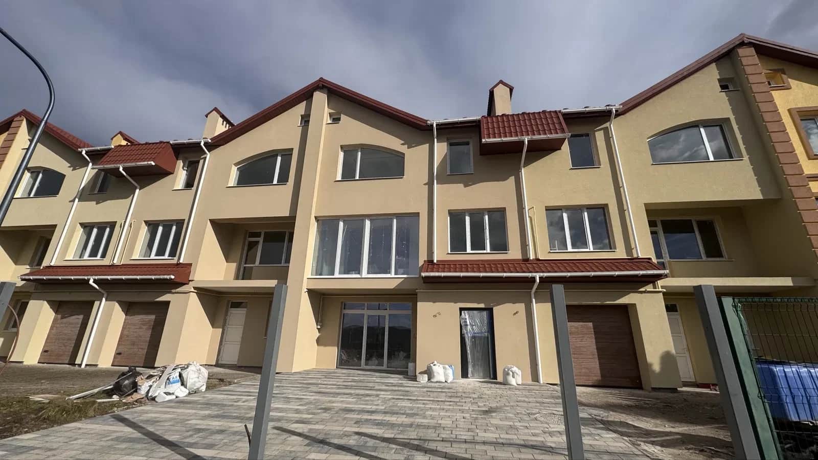 Таунхаус, Східниця: ділянка 3 сотки, газ, після будівельників - фото 1