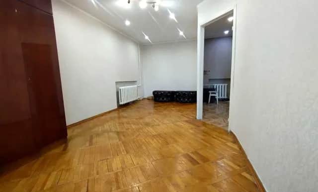 Гостинка, Солом’янський: газова плита, засклена лоджія, новий ліфт - фото 1