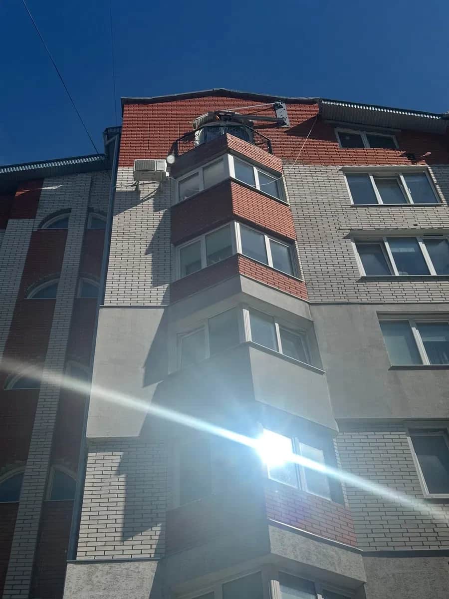 3-кімнатна квартира, коло Подолян: мансардний поверх, вільне планування - фото 1