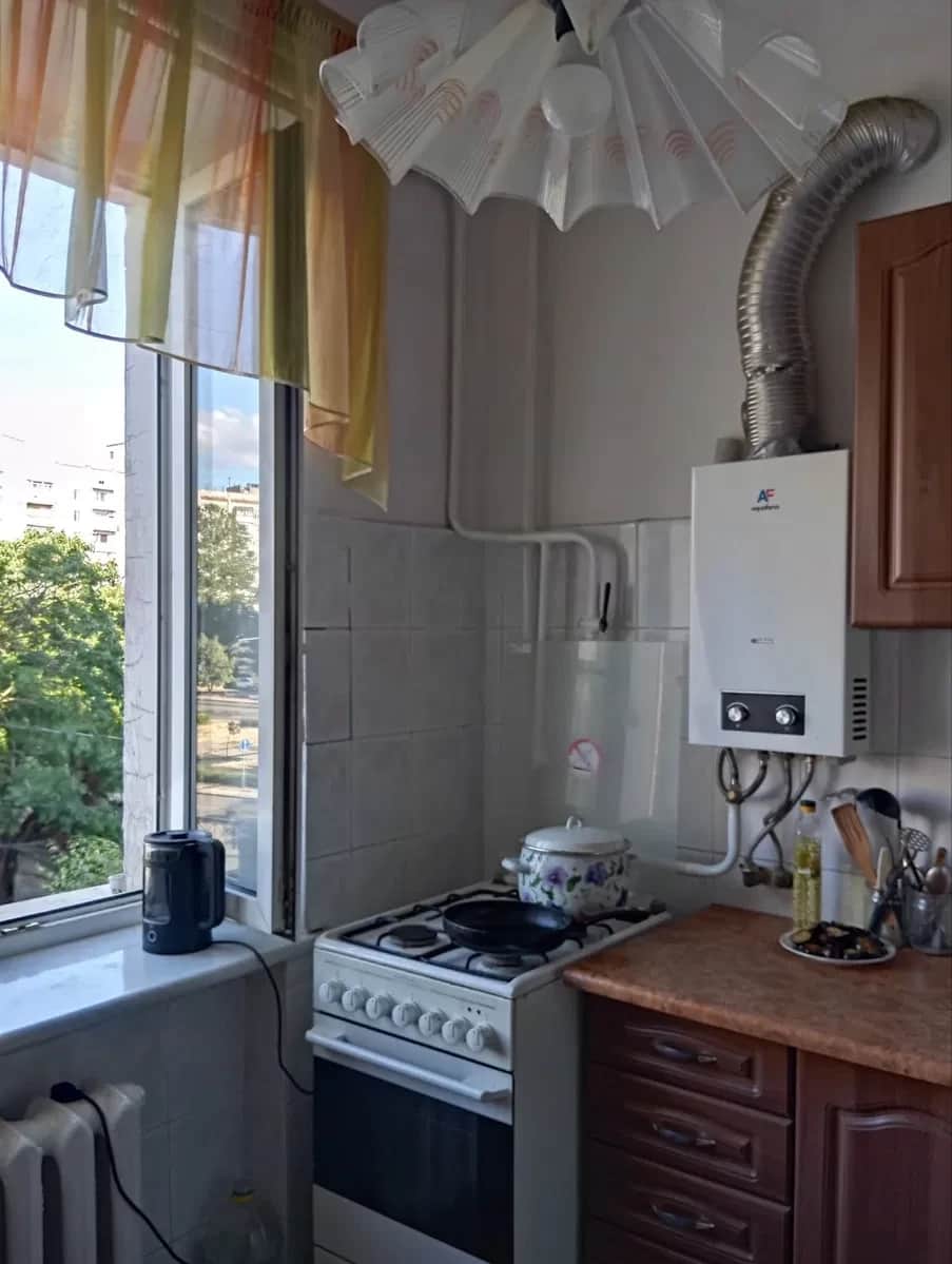 2-кімнатна квартира, Заводський: сталінка, газова колонка - фото 1
