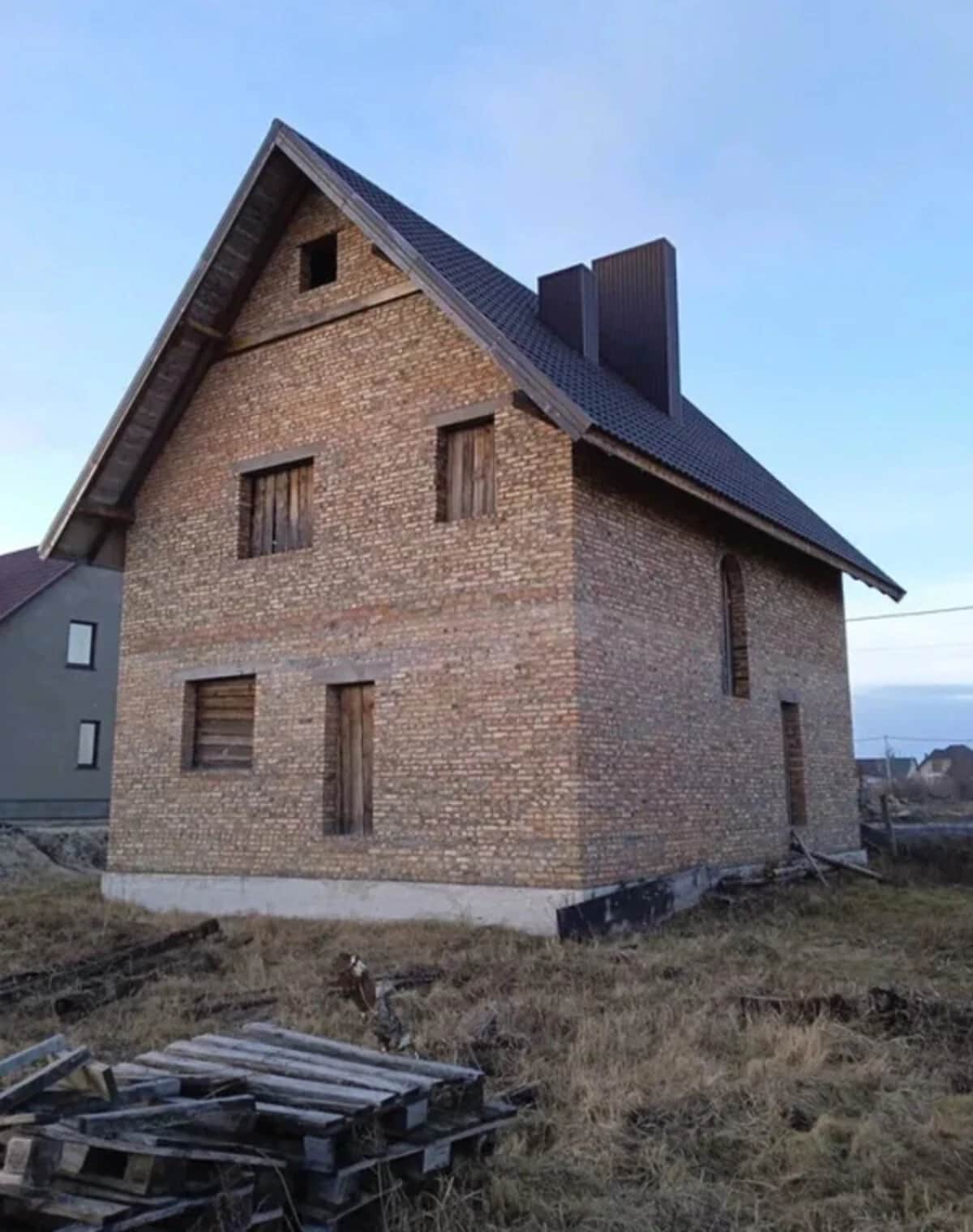 Будинок, Любомль: 2 поверхи, 10 соток, свердловина - фото 2