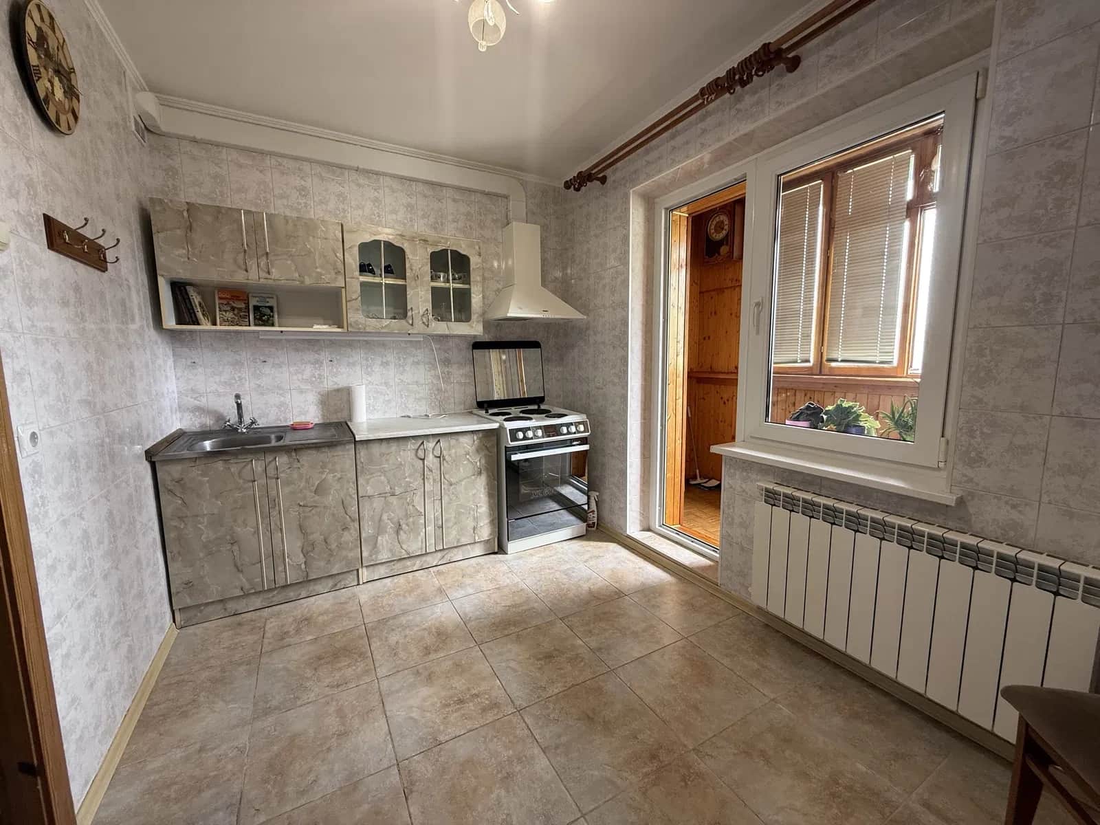 3-кімнатна квартира, Деснянський: три утеплені балкони, бойлер - фото 2